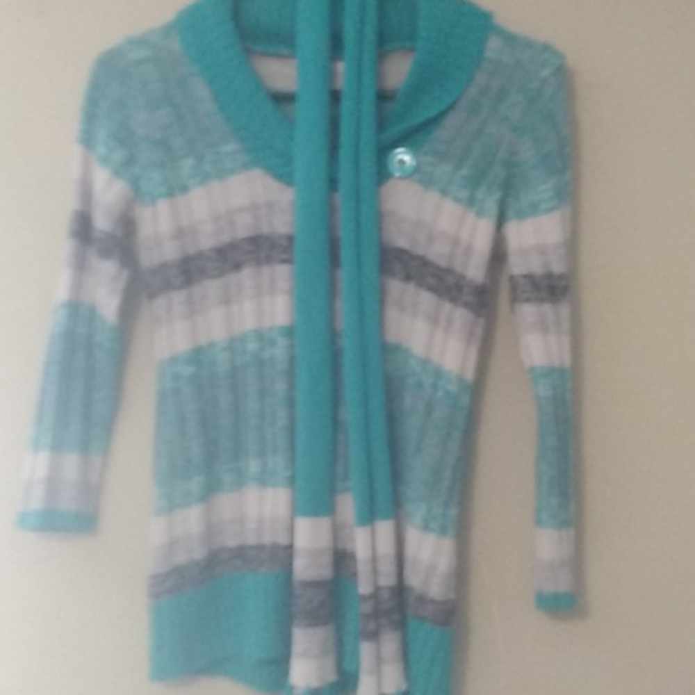 Sweater w/ scarf